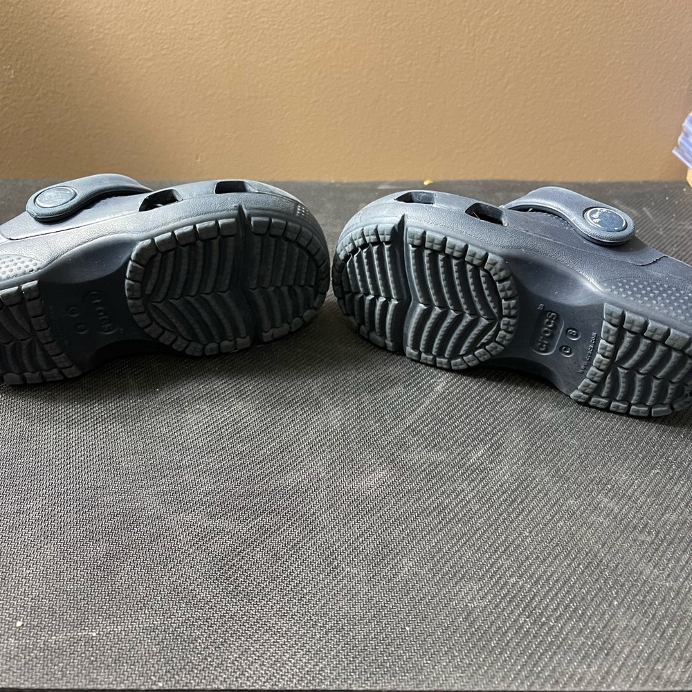 Kids Crocs - Picture 2 of 3
